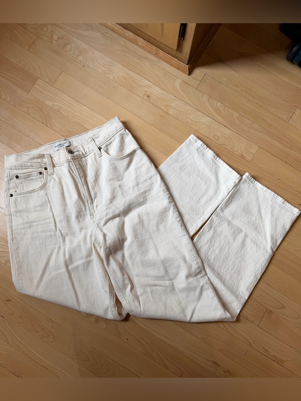 Abercrombie & Fitch Women's Cream Straight-Leg Jeans